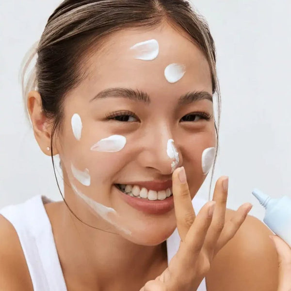 Hyalüronik Asit Akneye İyi Gelir mi? K-Beauty Cilt Bakımı